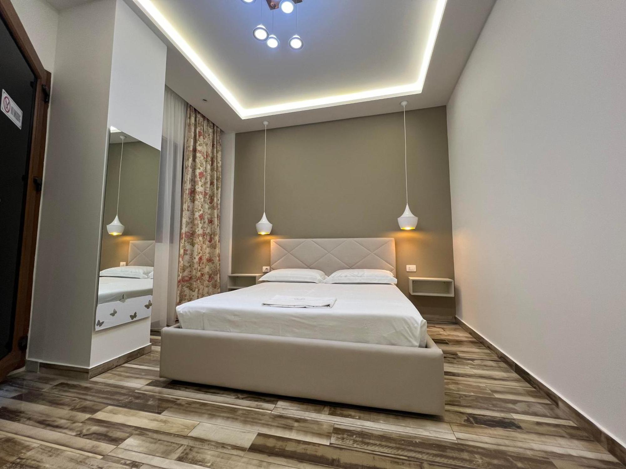 Guest Room Angolo Toscano Vlore Exterior photo