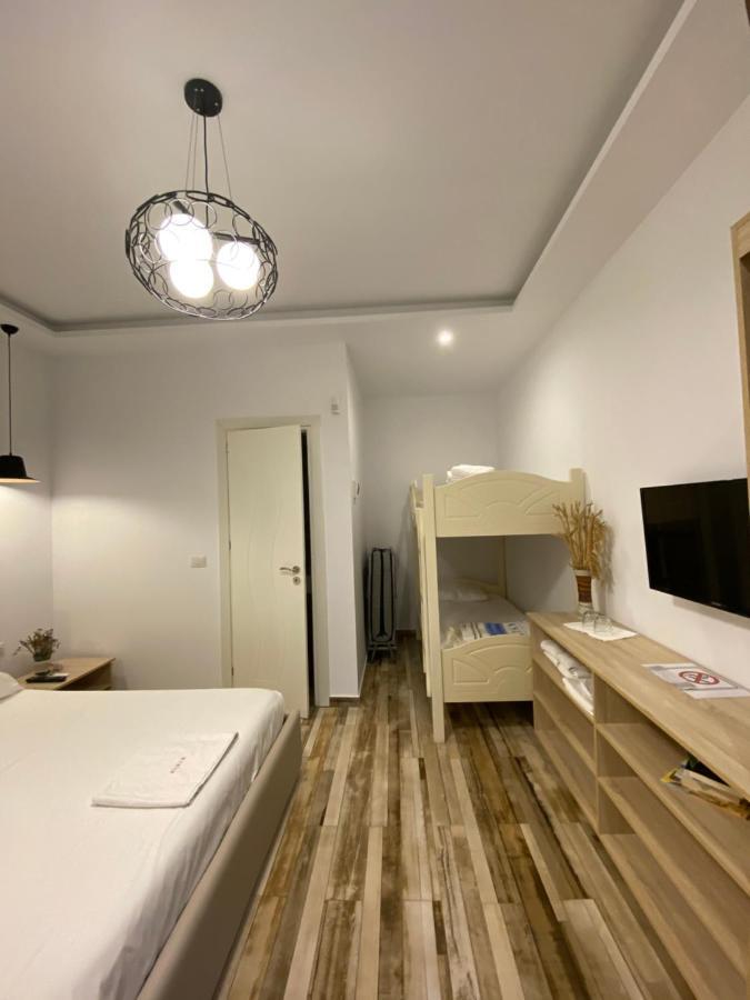 Guest Room Angolo Toscano Vlore Exterior photo